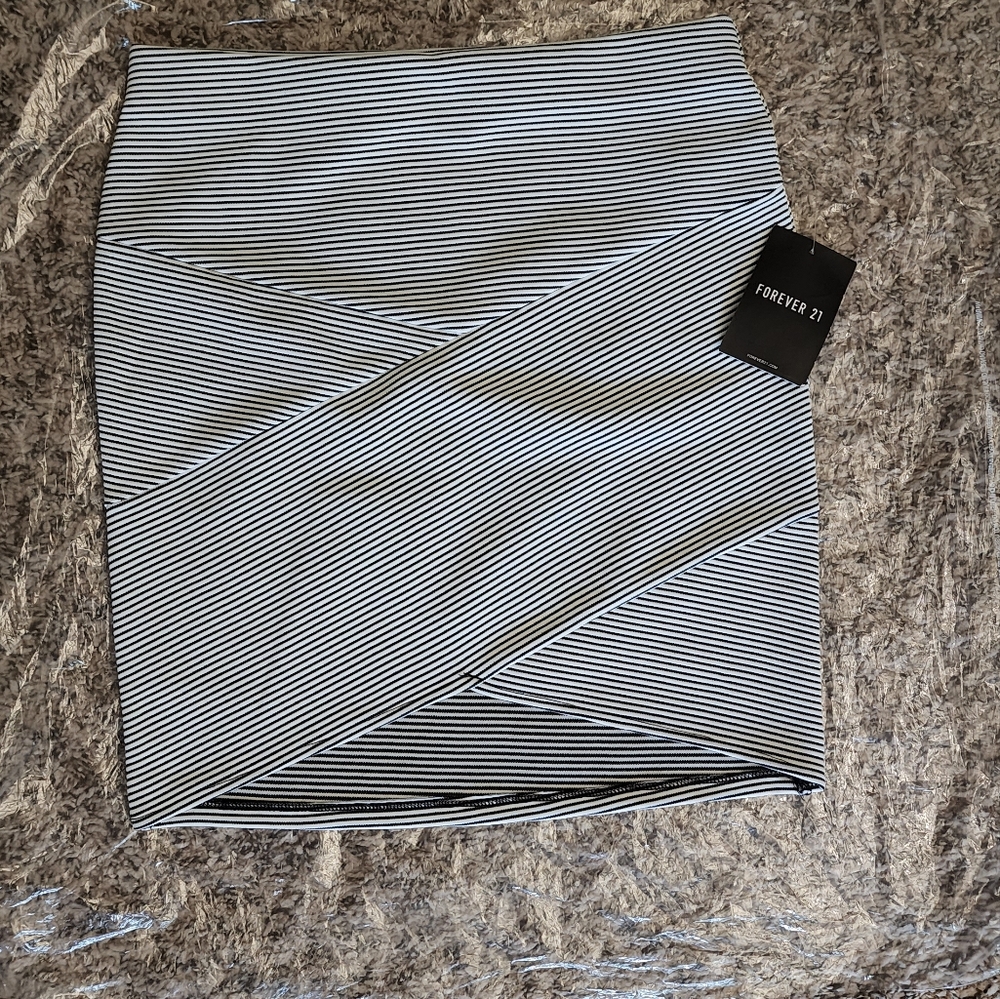 Skirt- short ,USA size: s